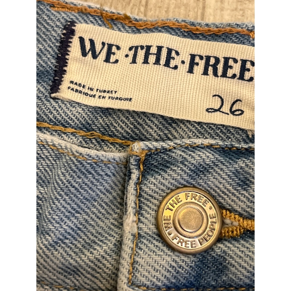 We The Free Free People Now Or Never Distressed‎ Denim Shorts Light Wash 26